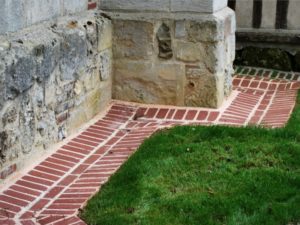 realisation lagrive - rigole en brique